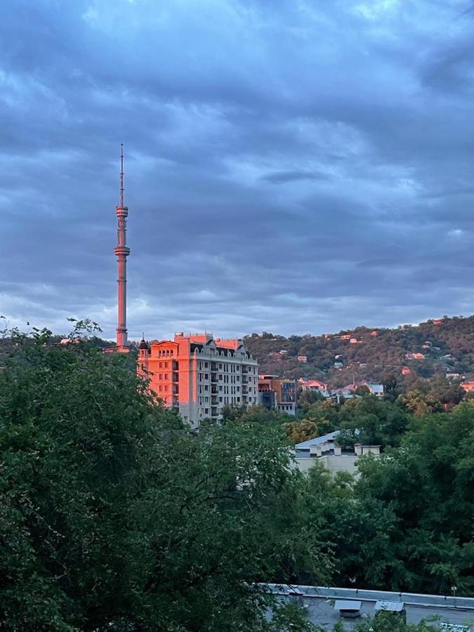 Квартира Коктобе С Видом На Горы Daire Almatı Dış mekan fotoğraf